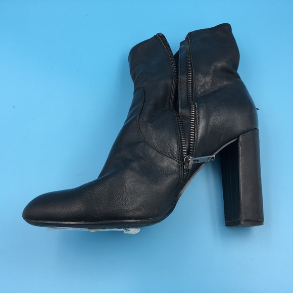 Steve Madden Womens Black  Leather Zip Ankle Boots - Picture 2 of 5